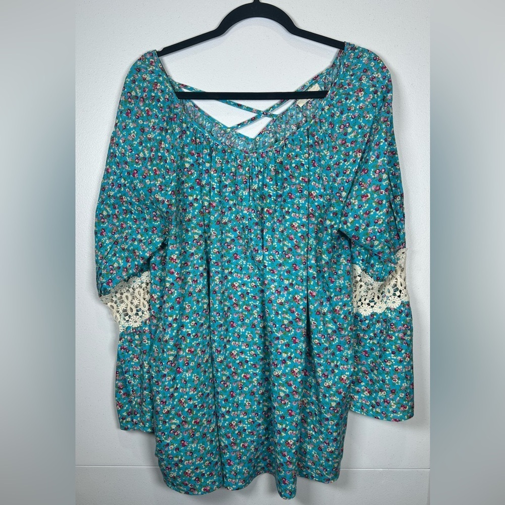Easel Blue/Pink Floral Blouse Long Sleeve. Size Medium. Crochet. Lace.